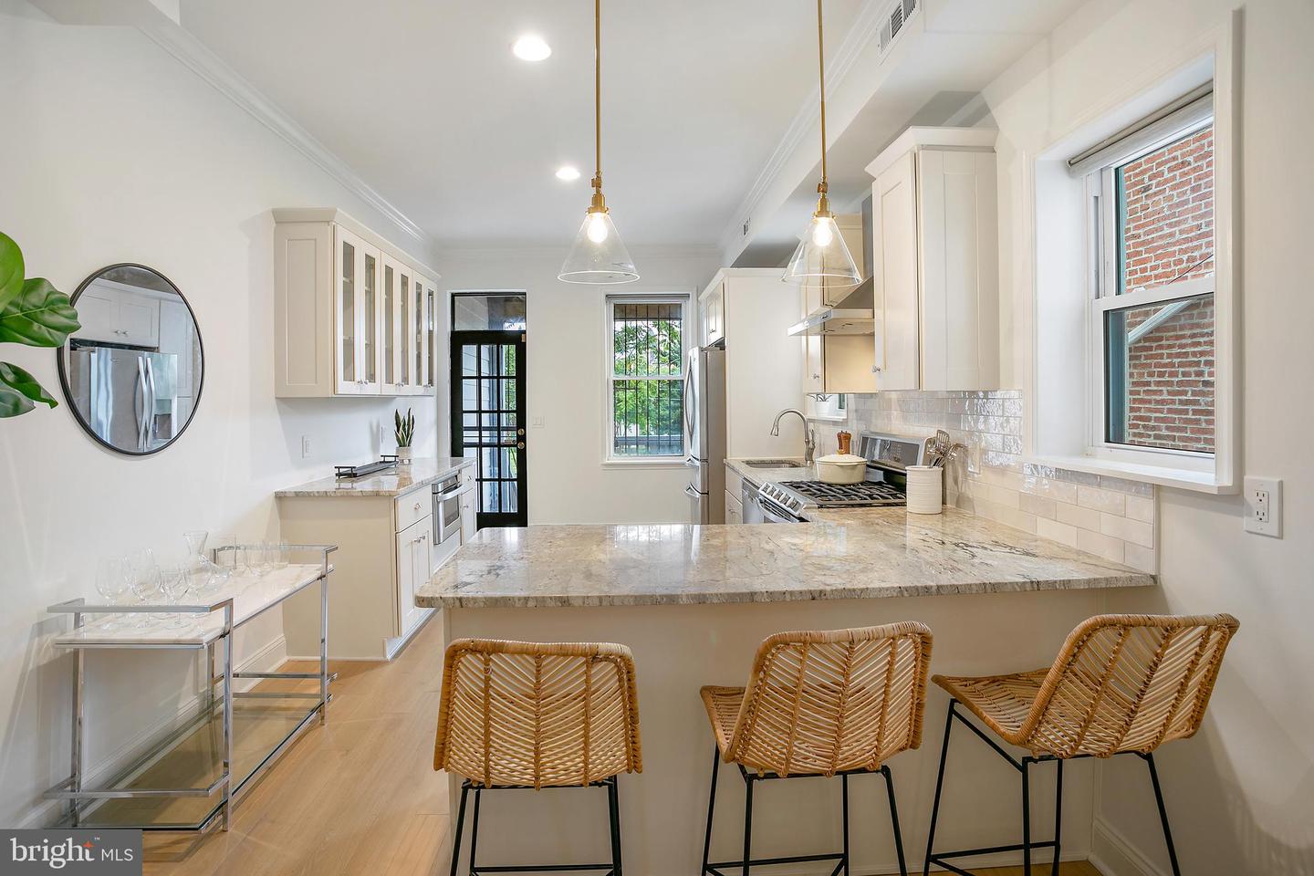 64 V St NW