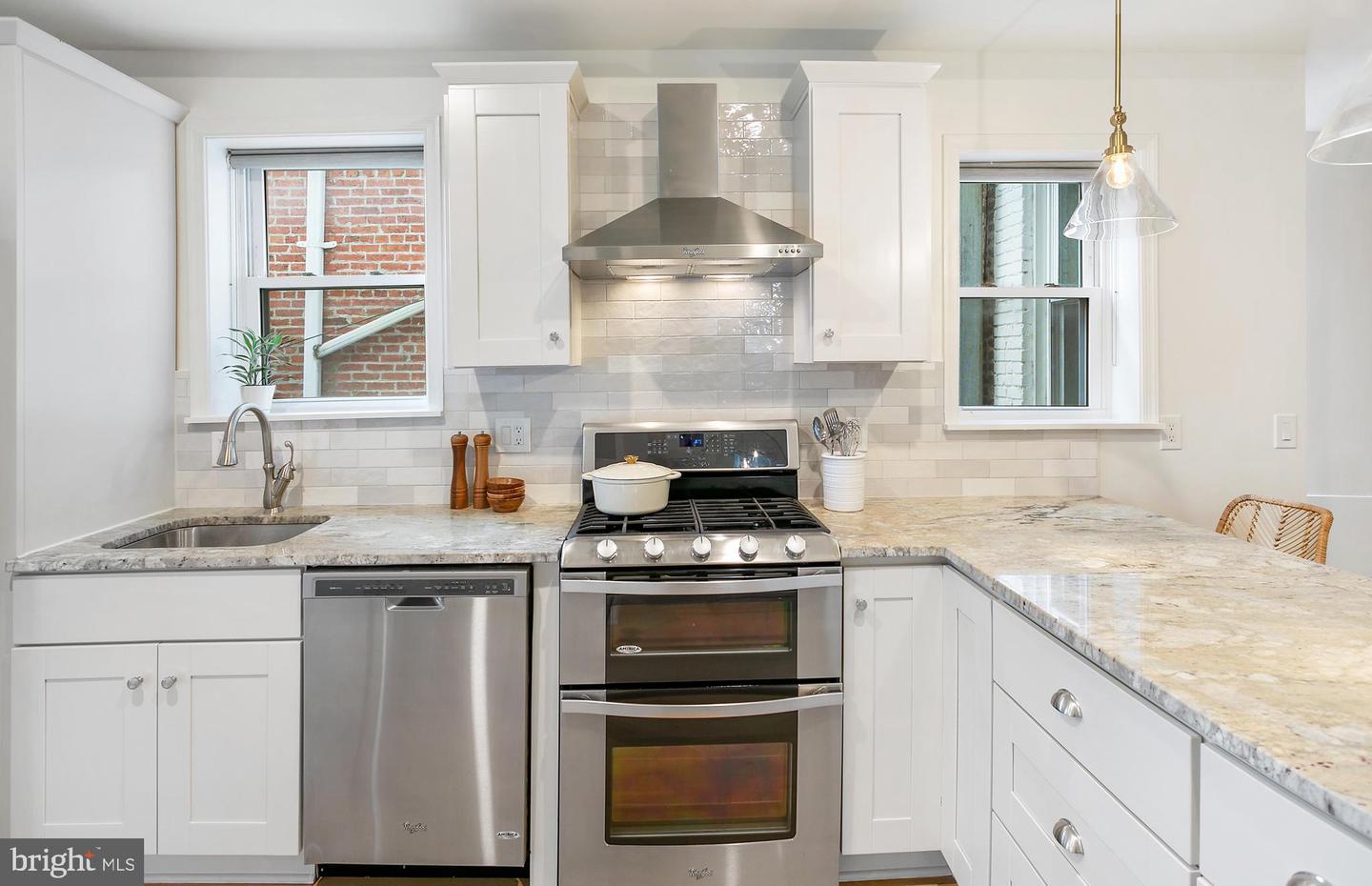 64 V St NW