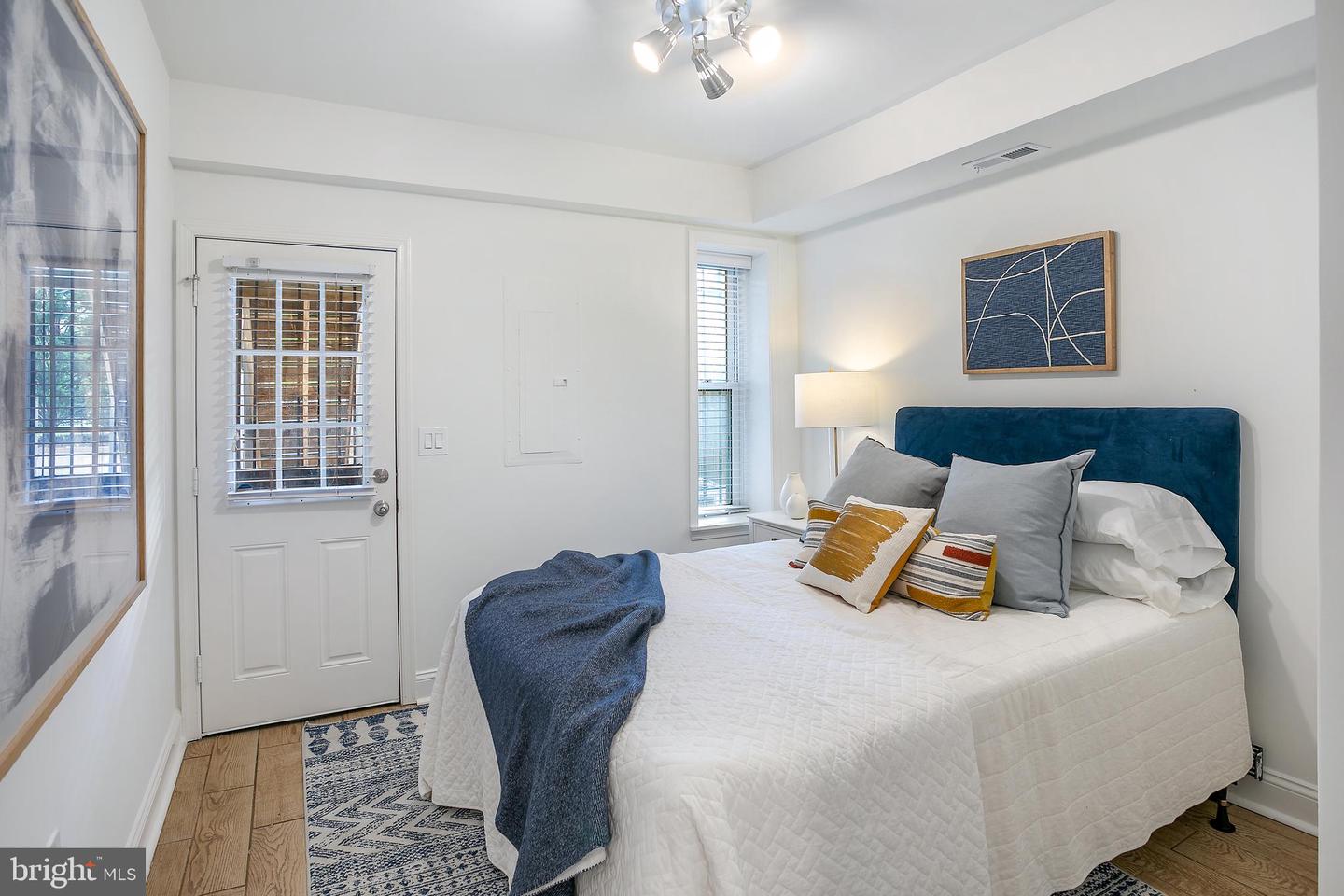 64 V St NW