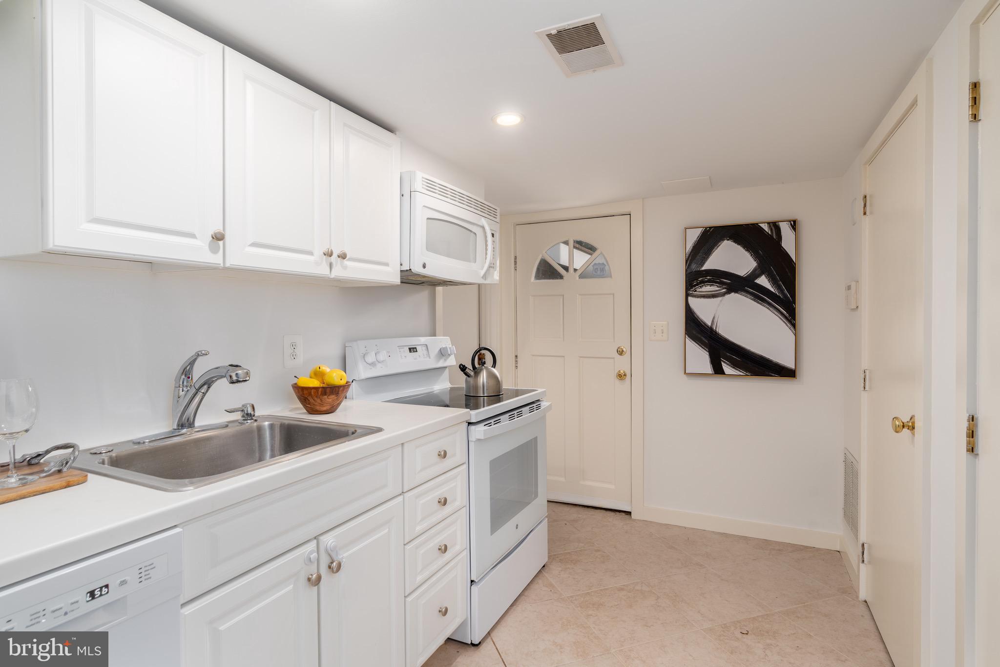 3819 1/2 WOODLEY RD NW