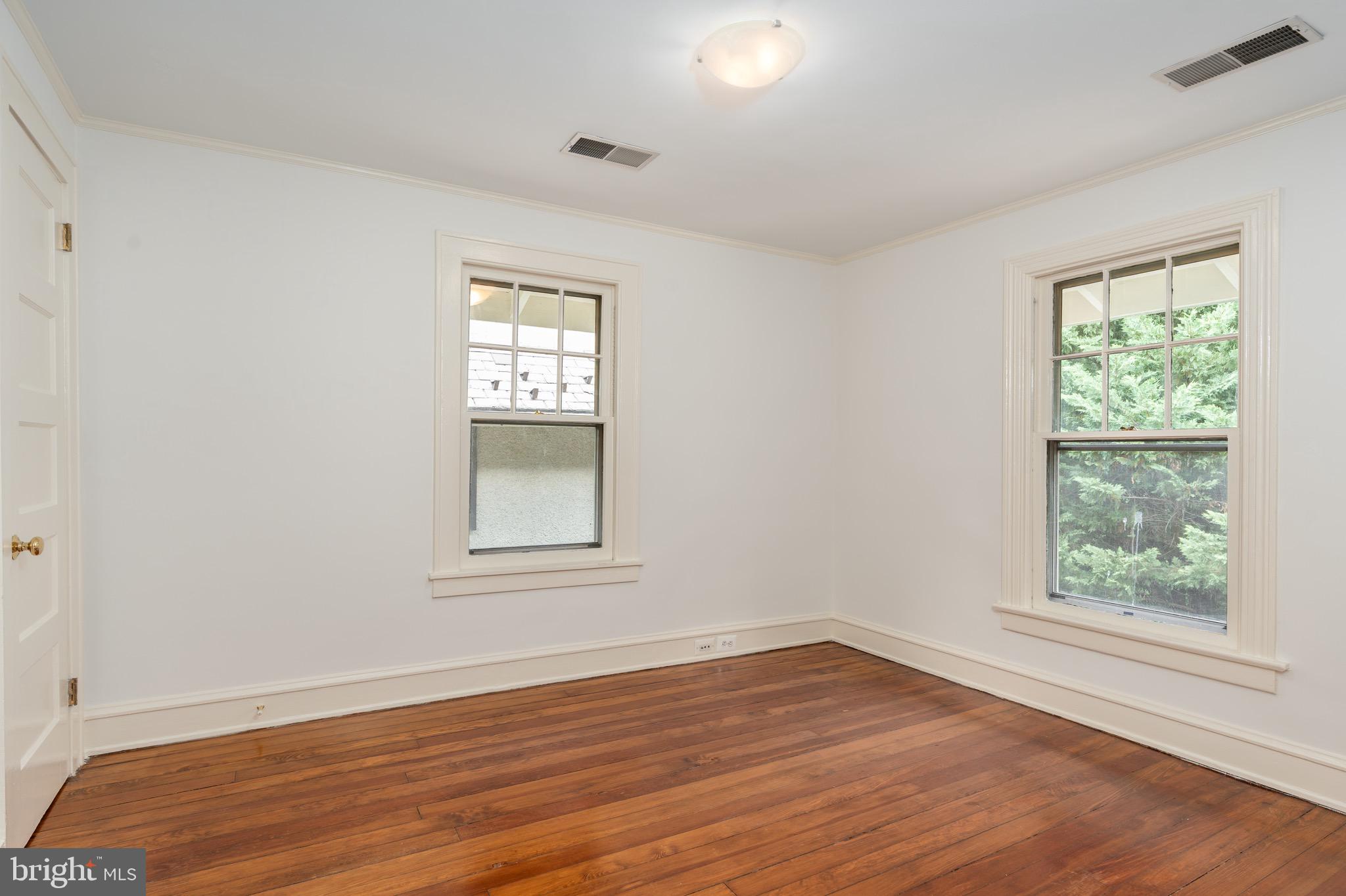 3819 1/2 WOODLEY RD NW