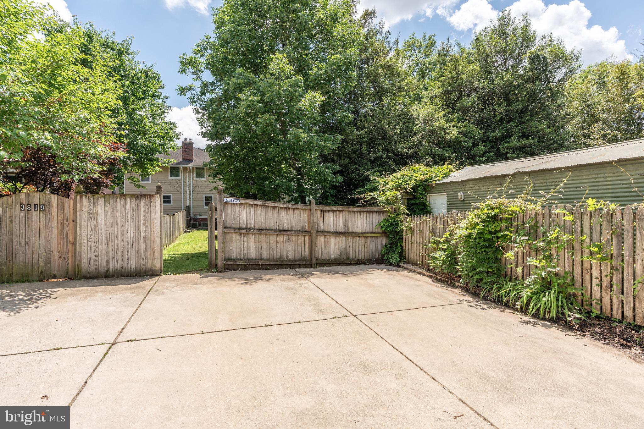 3819 1/2 WOODLEY RD NW