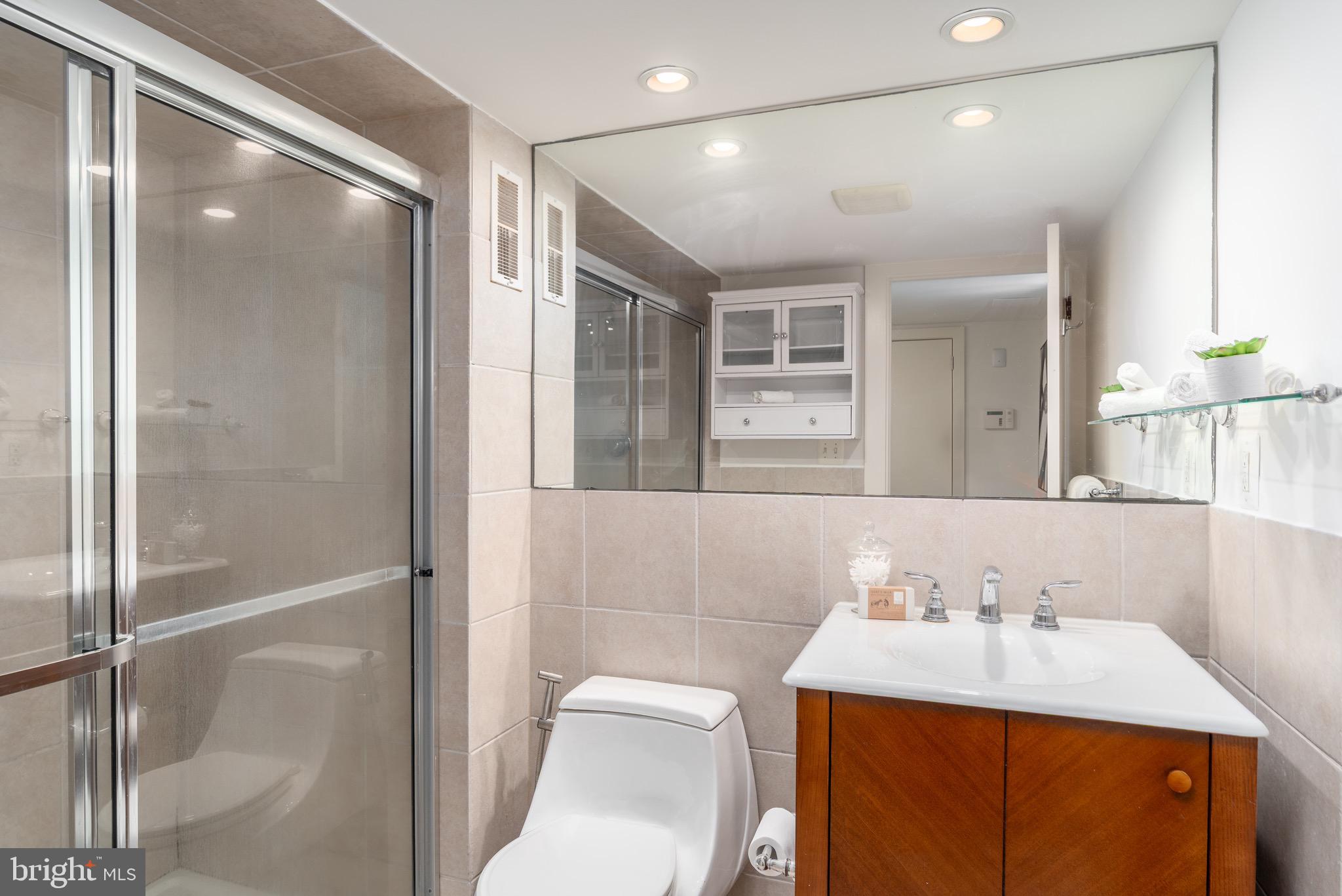 3819 1/2 WOODLEY RD NW