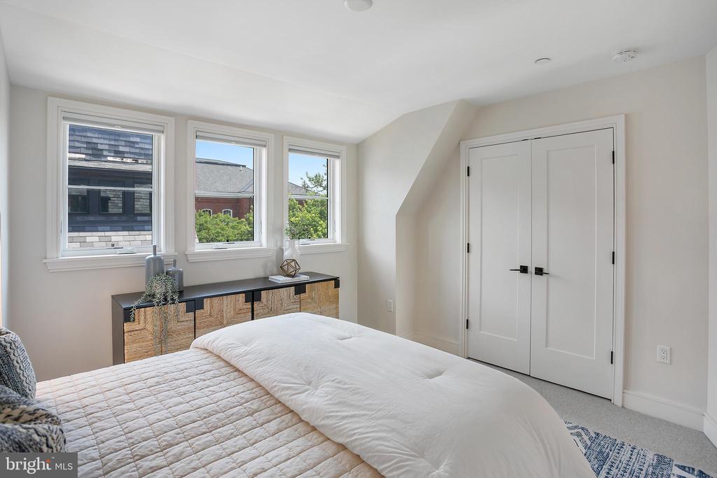 420 13th St SE