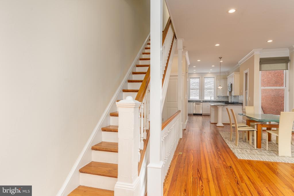 1716 22nd St NW