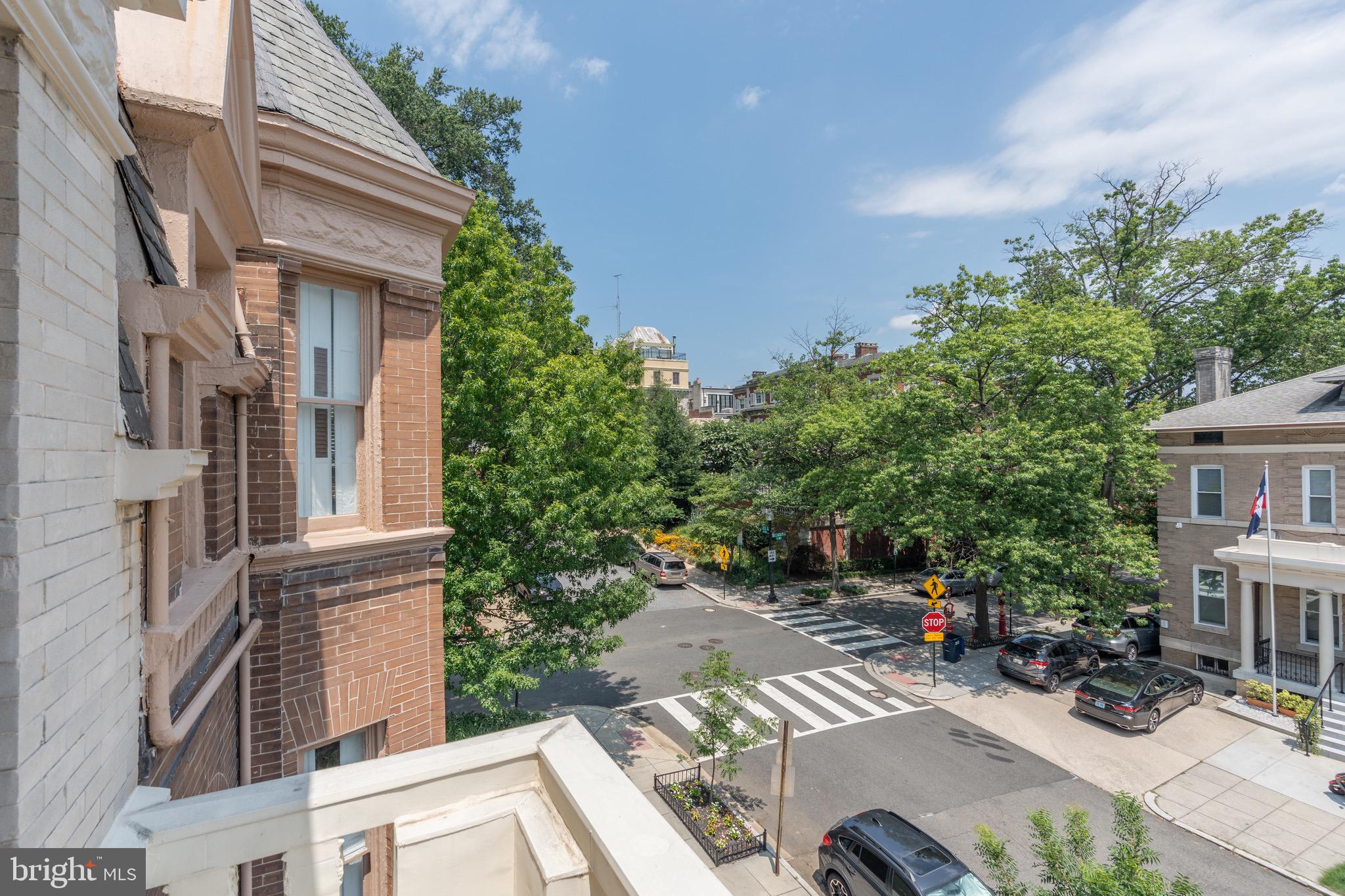 1716 22nd St NW