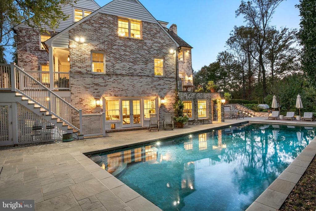 2824 CHAIN BRIDGE ROAD NW