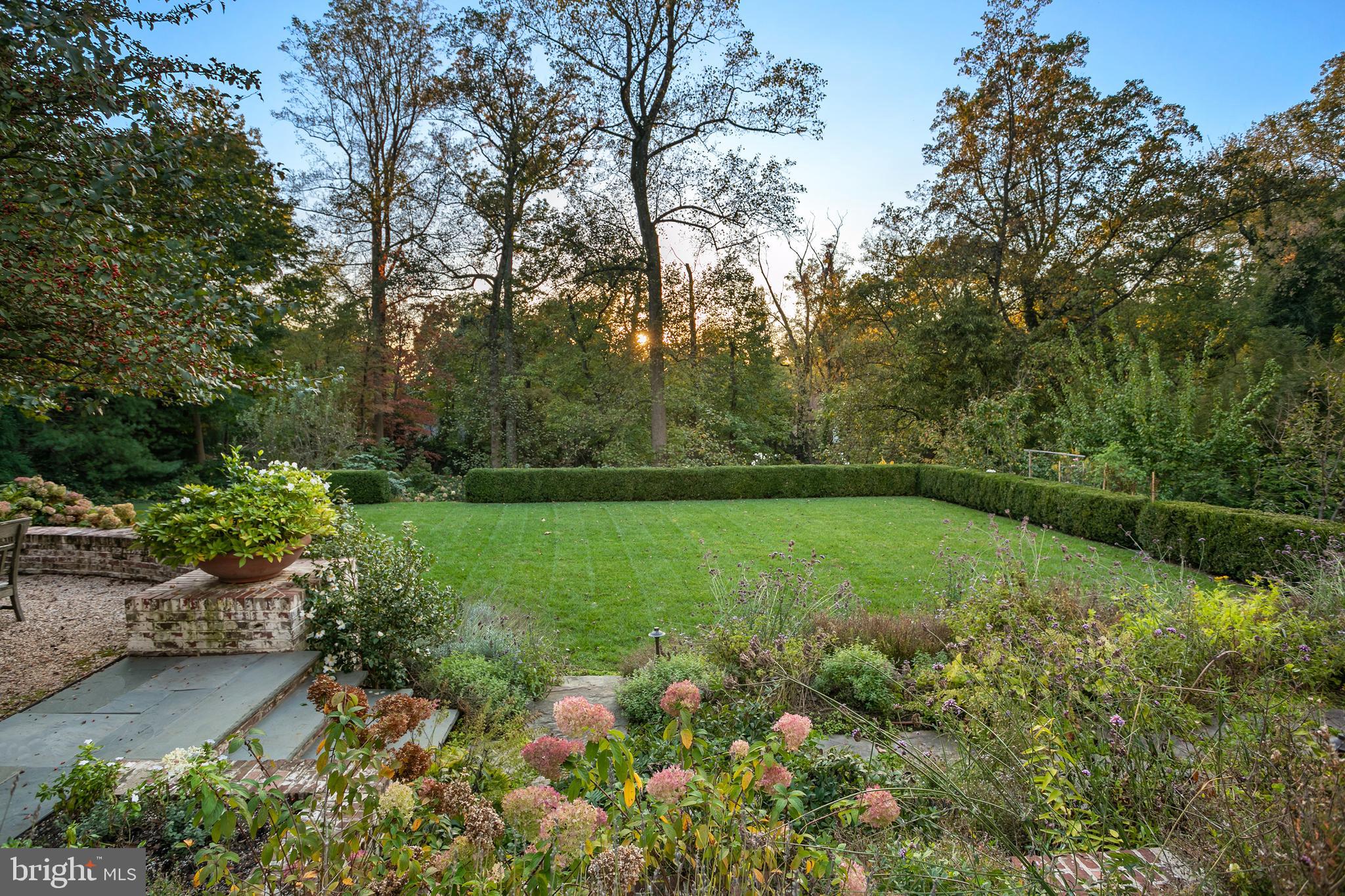 2824 CHAIN BRIDGE ROAD NW