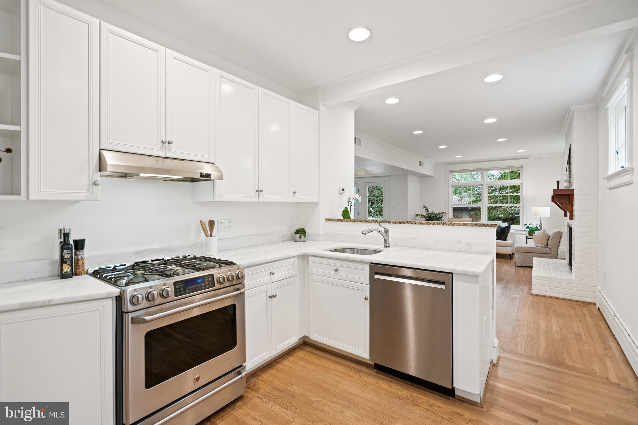 3910 LIVINGSTON STREET NW
