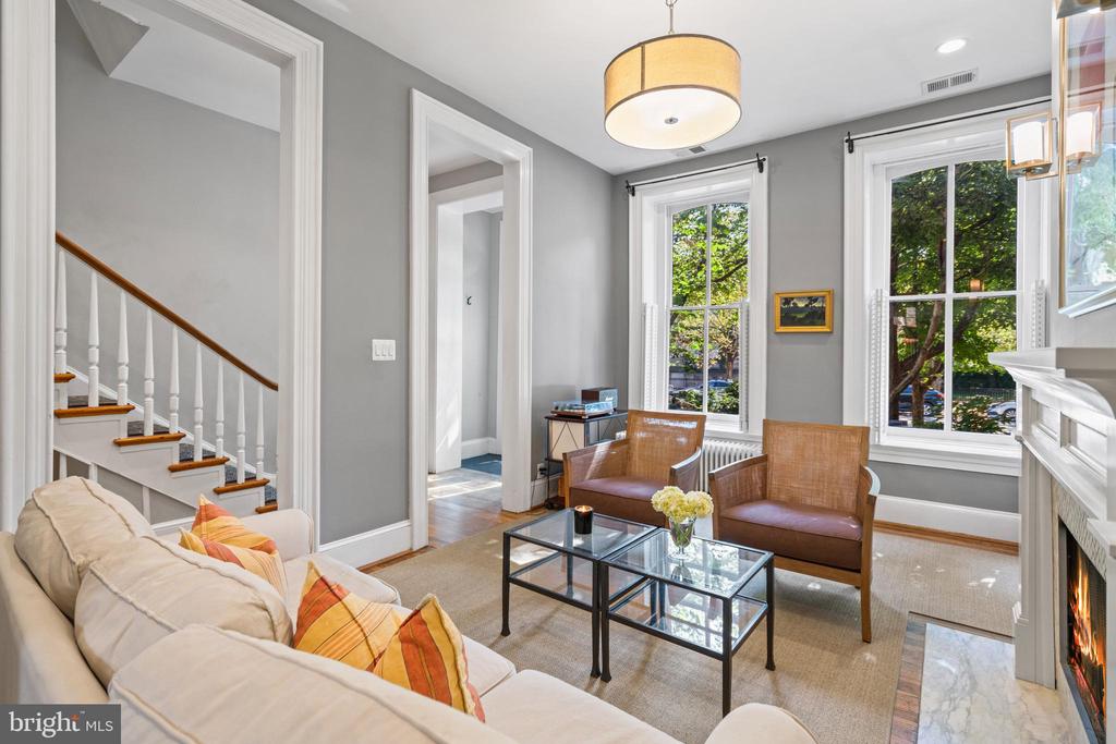 604 EAST CAPITOL STREET NE