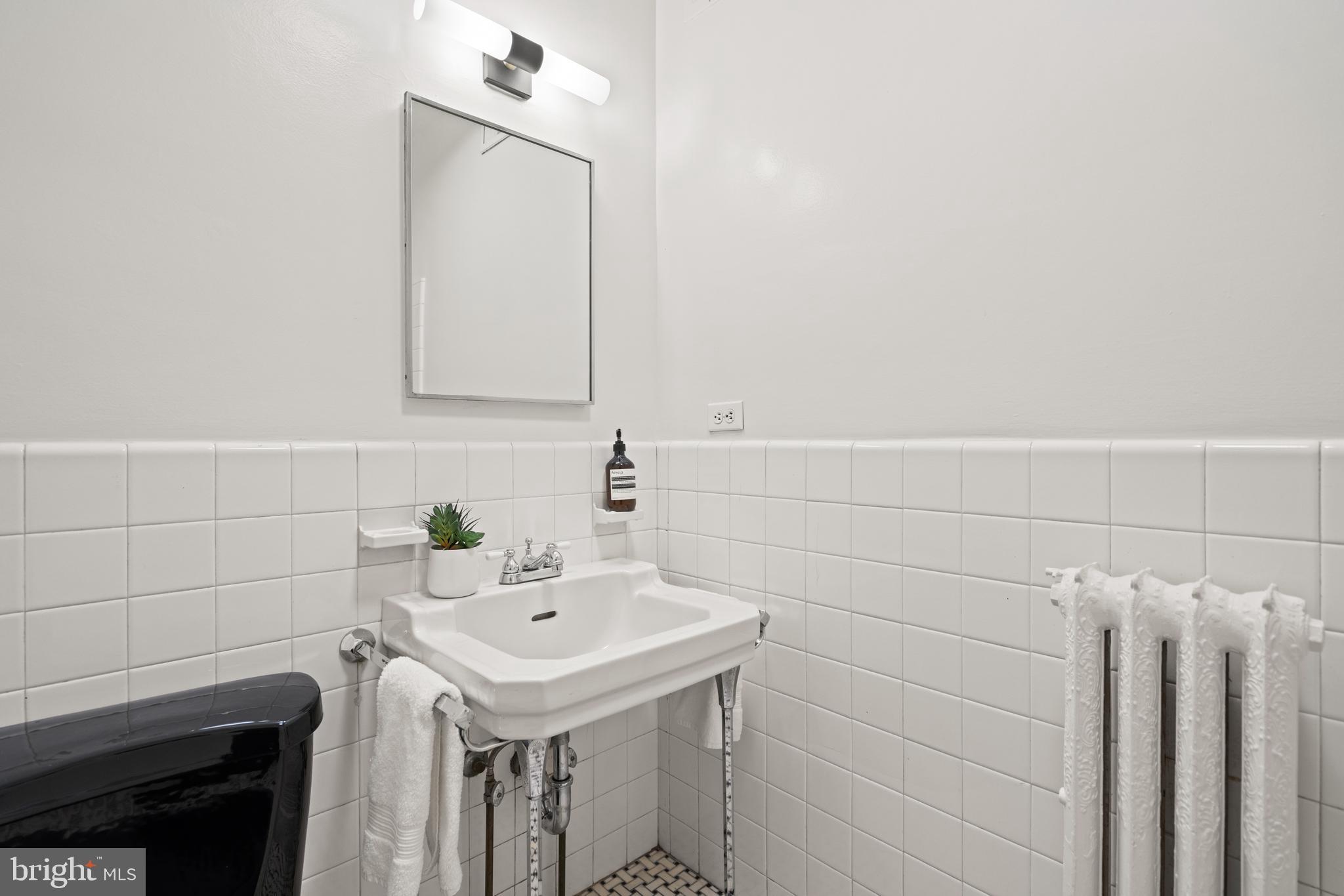 2214 WYOMING AVENUE NW