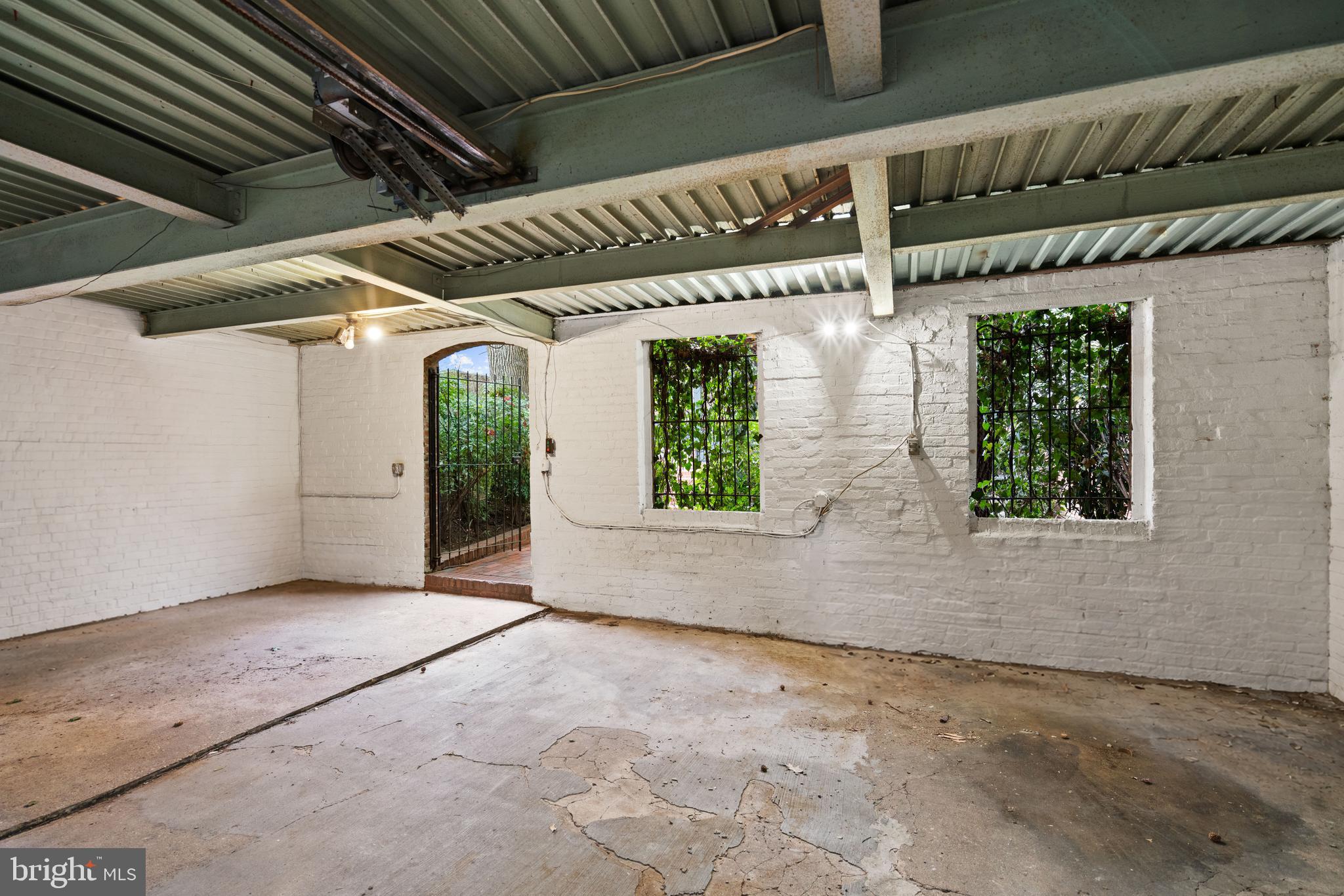 2214 WYOMING AVENUE NW