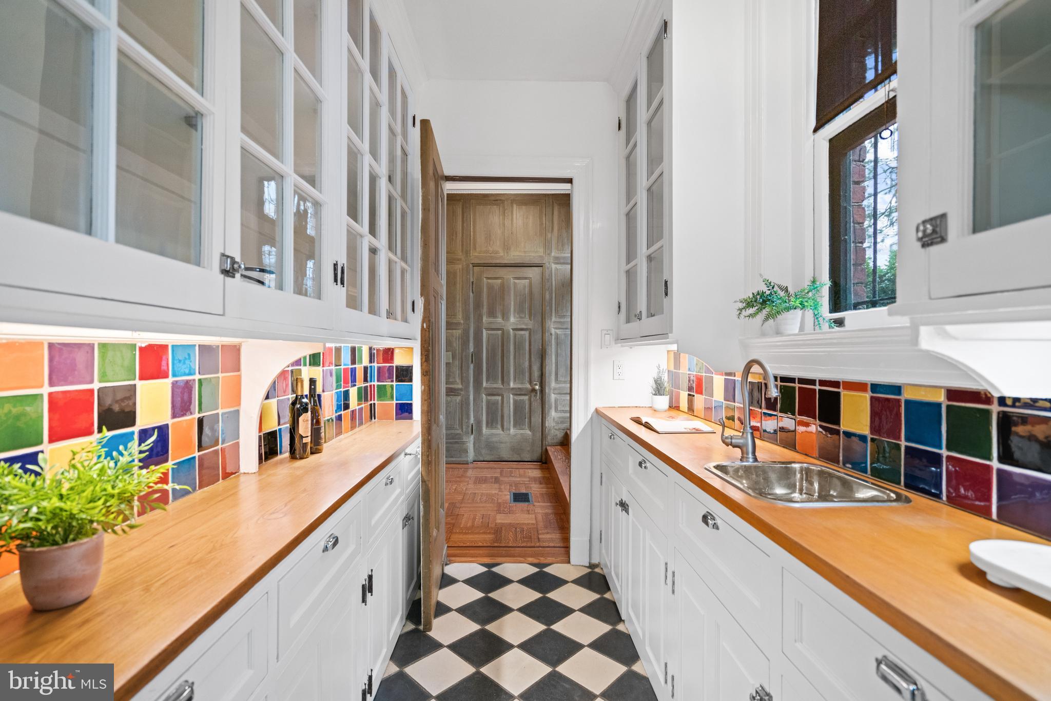 2214 WYOMING AVENUE NW