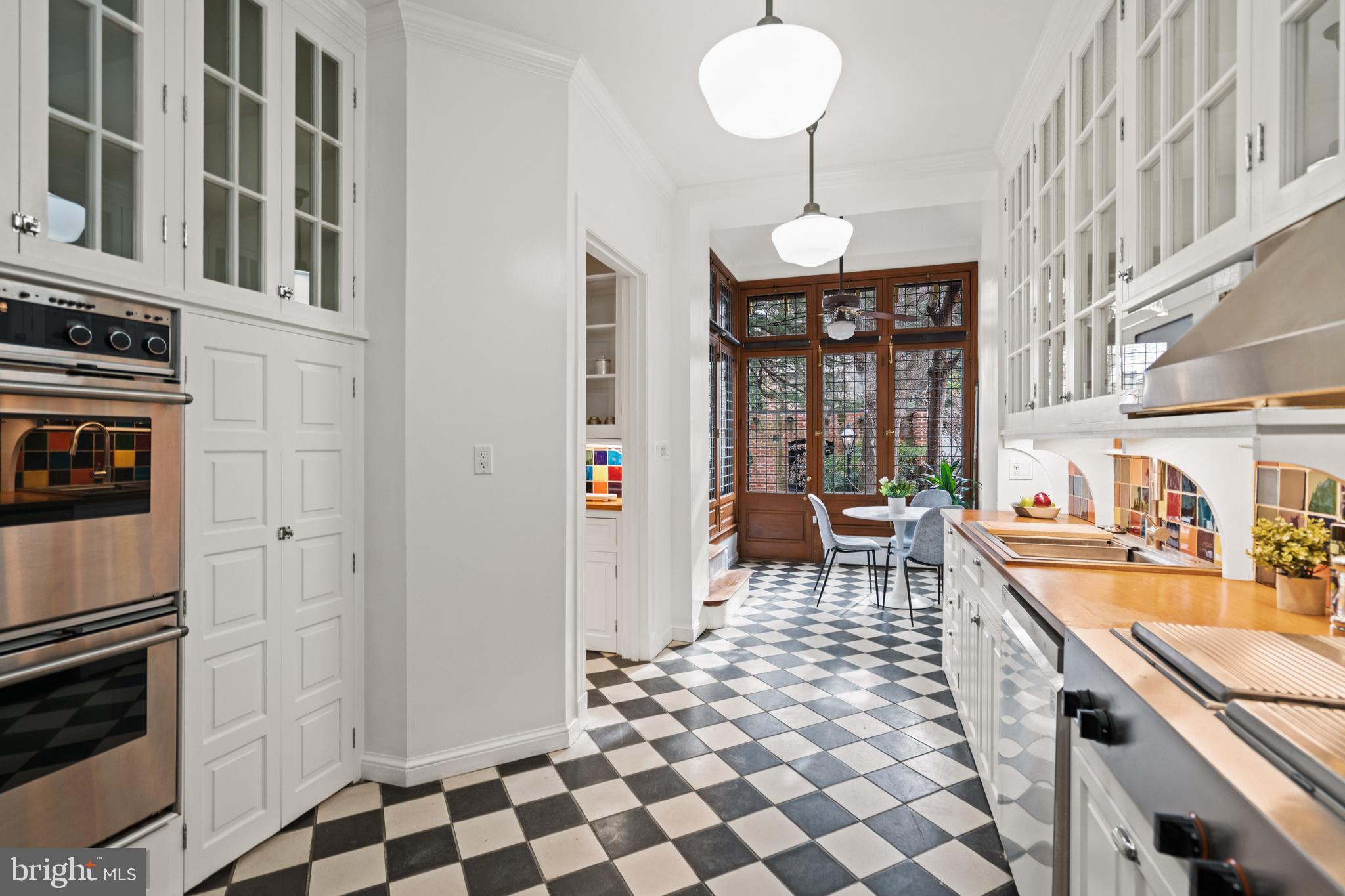 2214 WYOMING AVENUE NW