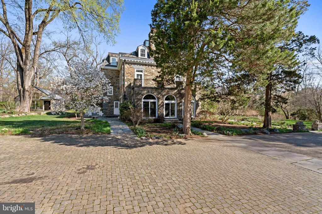 2325 PORTER STREET NW