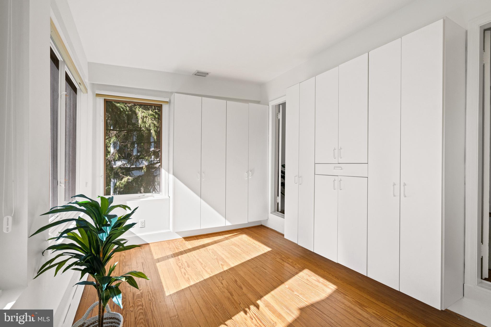 3214 NEWARK STREET NW