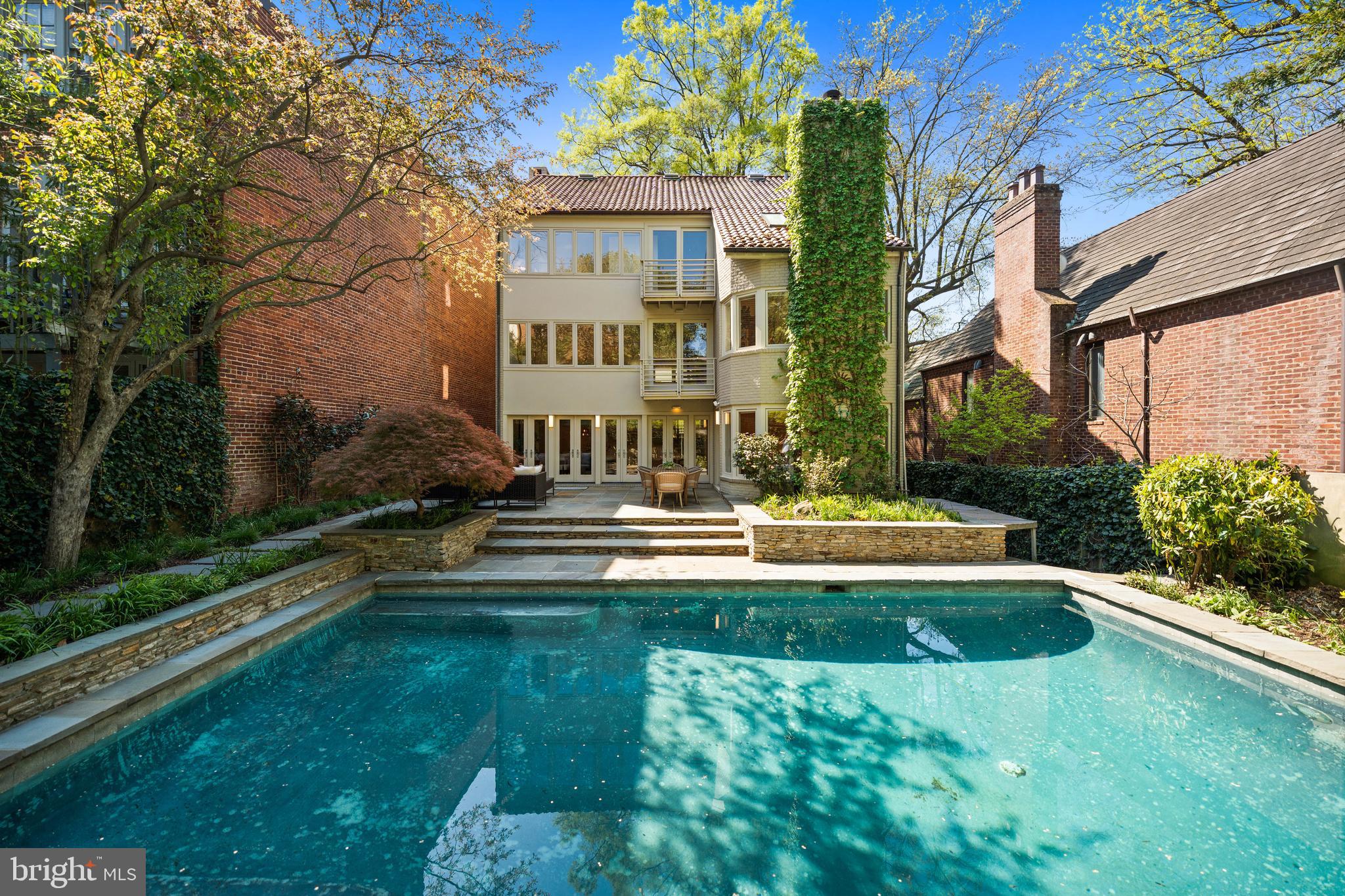 2319 BANCROFT PLACE NW