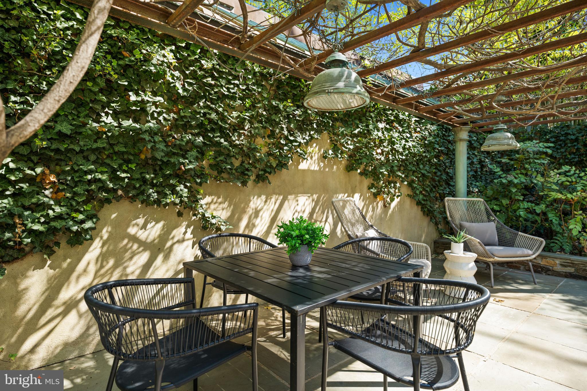 2319 BANCROFT PLACE NW