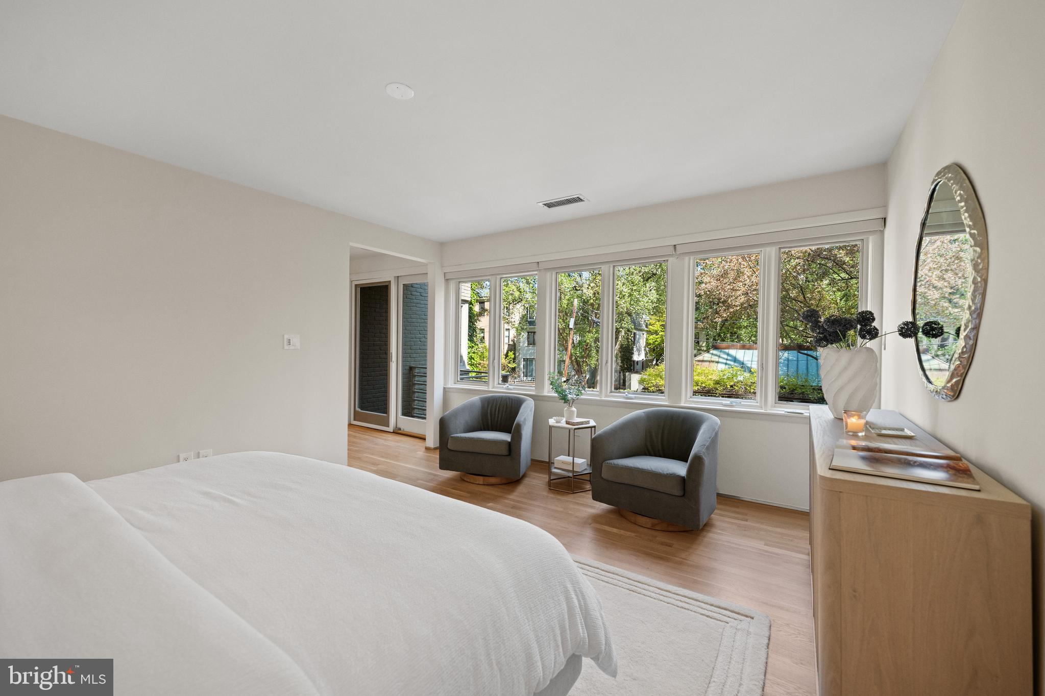 2319 BANCROFT PLACE NW