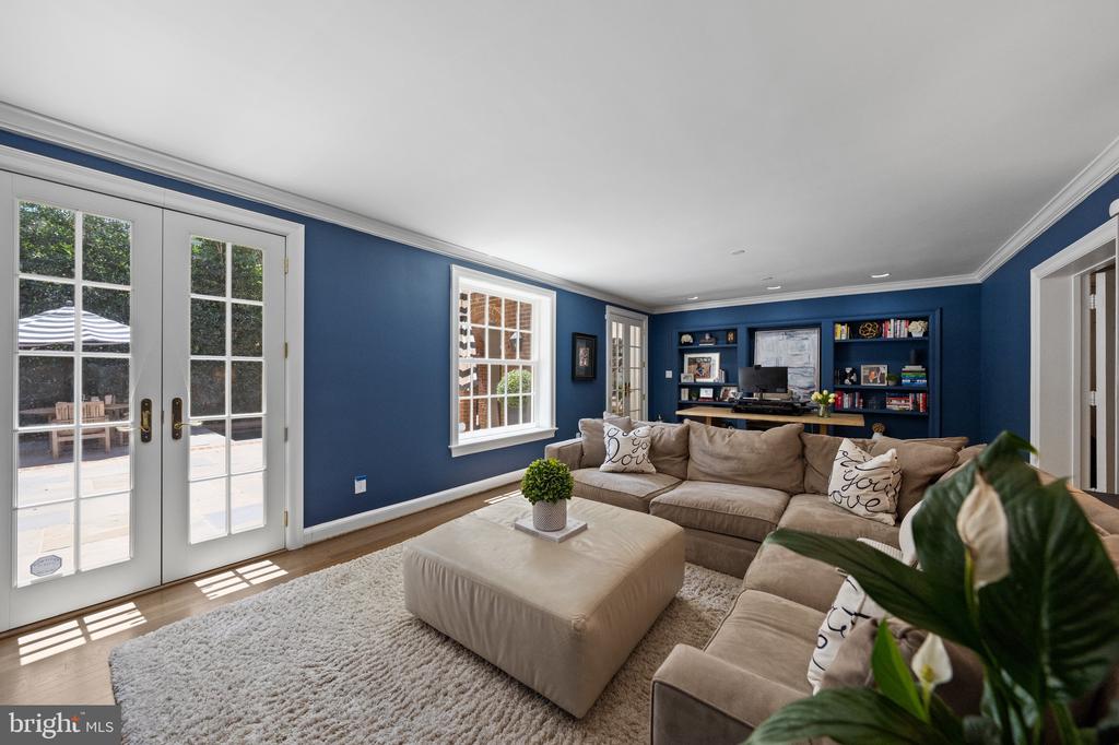 3200 WOODLAND DRIVE NW