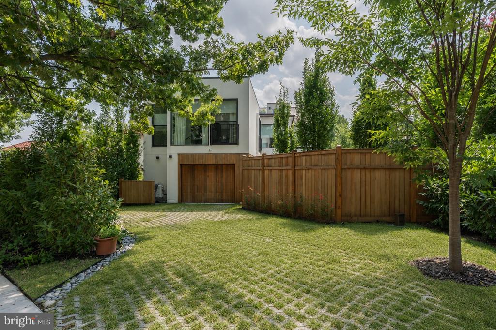 99 OBSERVATORY CIRCLE NW