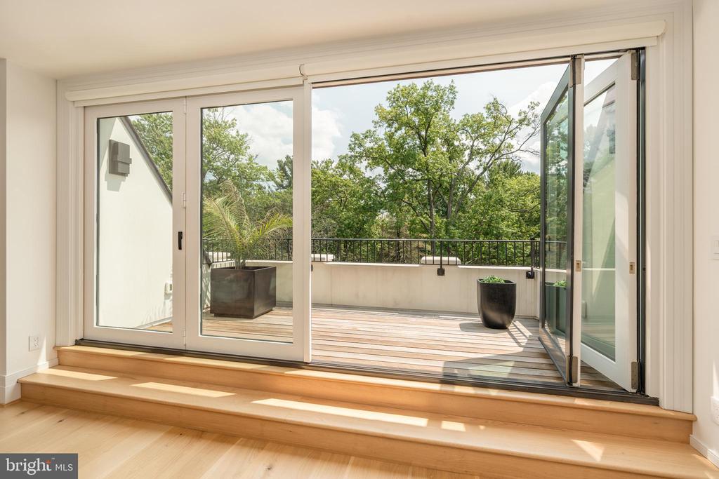 99 OBSERVATORY CIRCLE NW