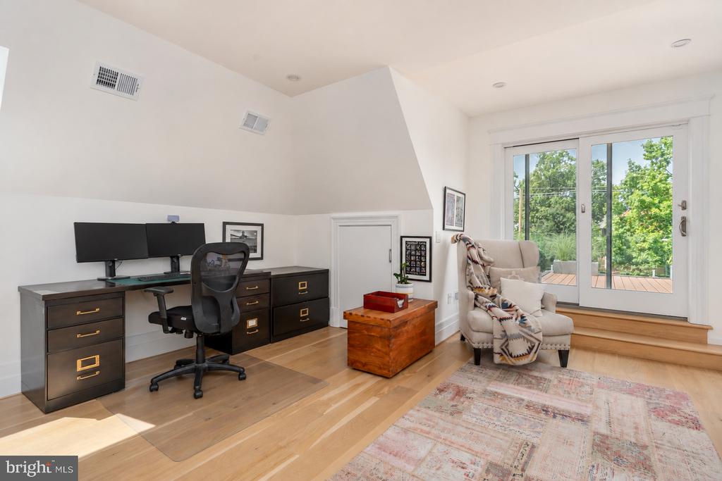 99 OBSERVATORY CIRCLE NW