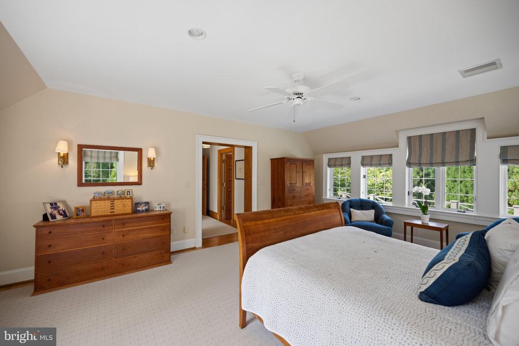 3101 ELLICOTT STREET NW