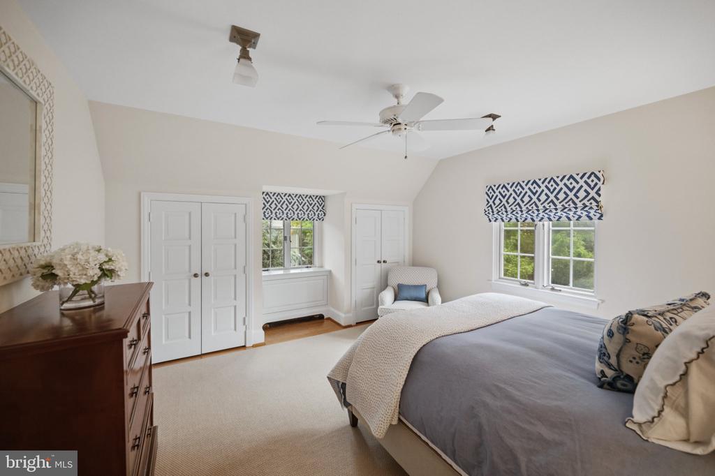 3101 ELLICOTT STREET NW
