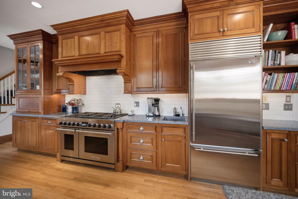 3101 ELLICOTT STREET NW