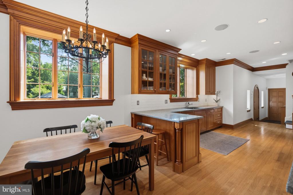 3101 ELLICOTT STREET NW