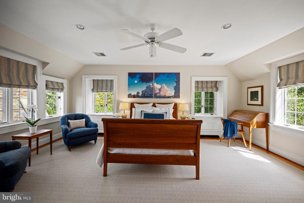 3101 ELLICOTT STREET NW