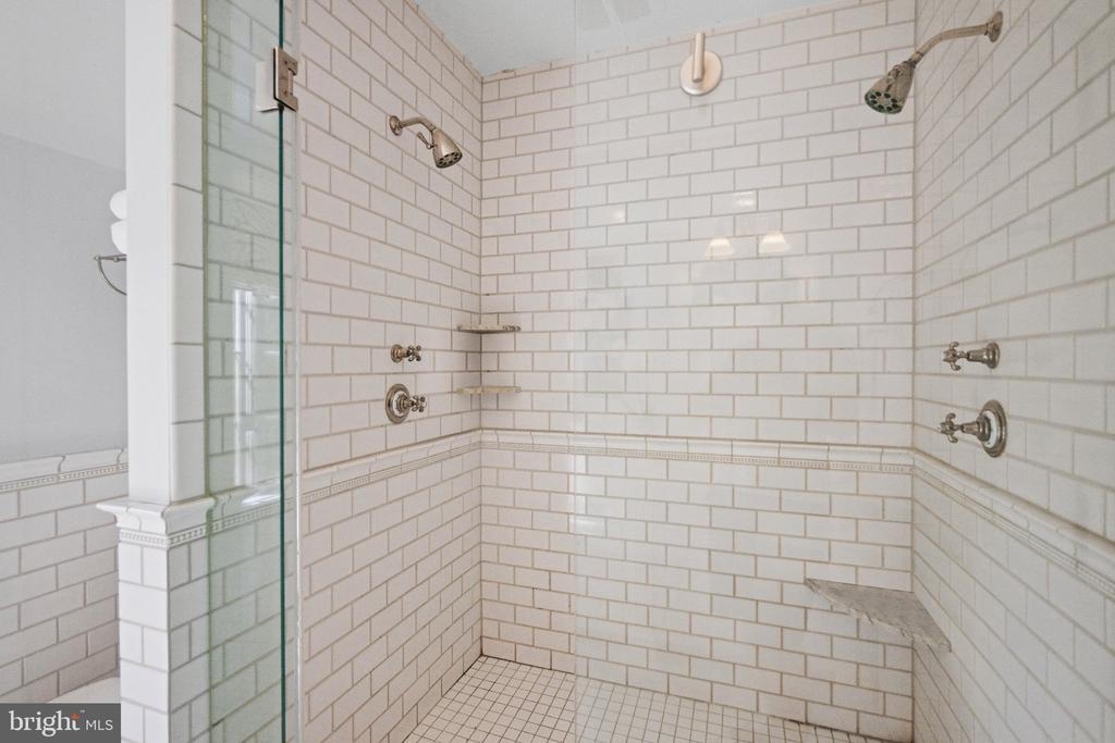 3101 ELLICOTT STREET NW