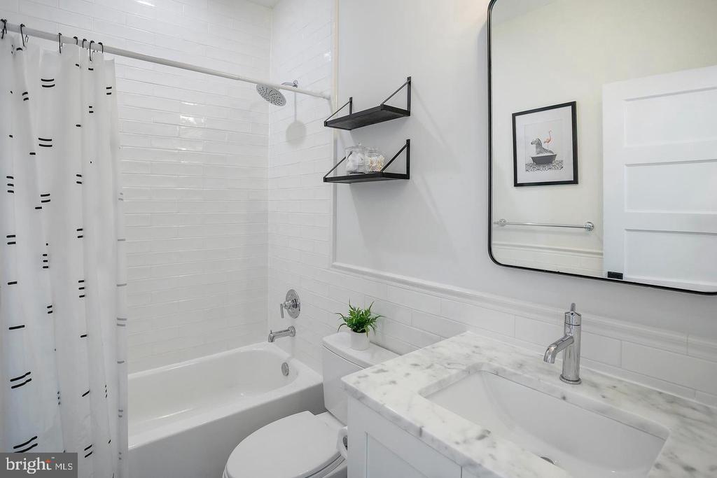 3569 WARDER STREET NW Unit: 5