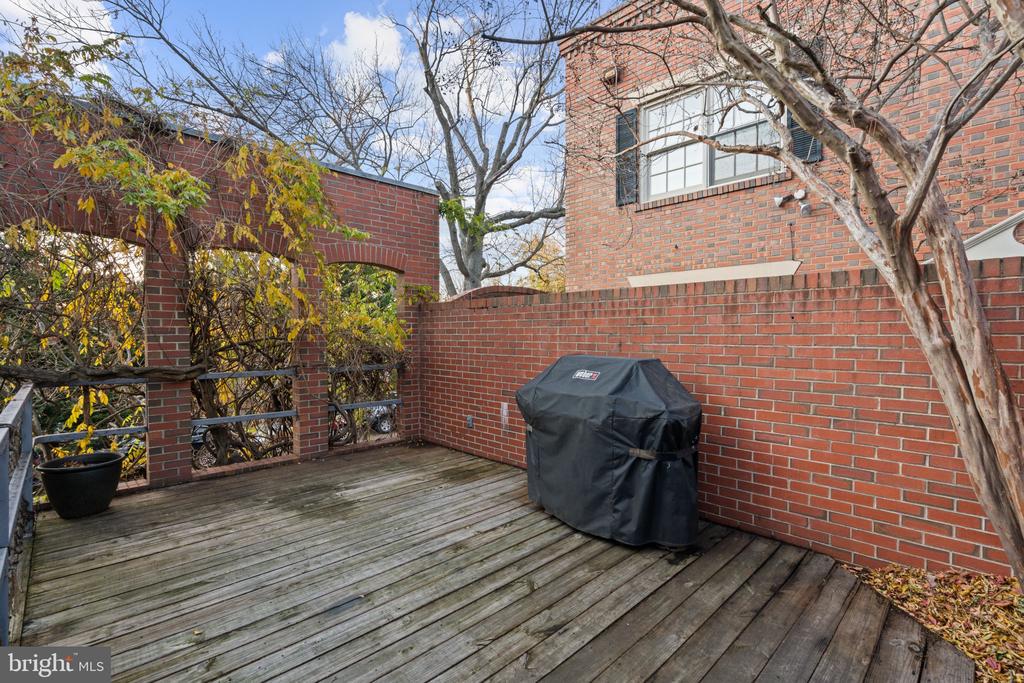 901 26TH STREET NW