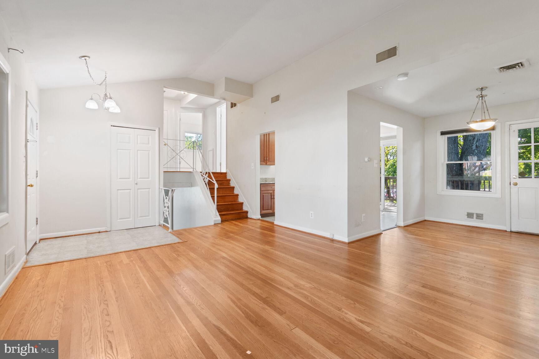 1306 CADDINGTON AVENUE