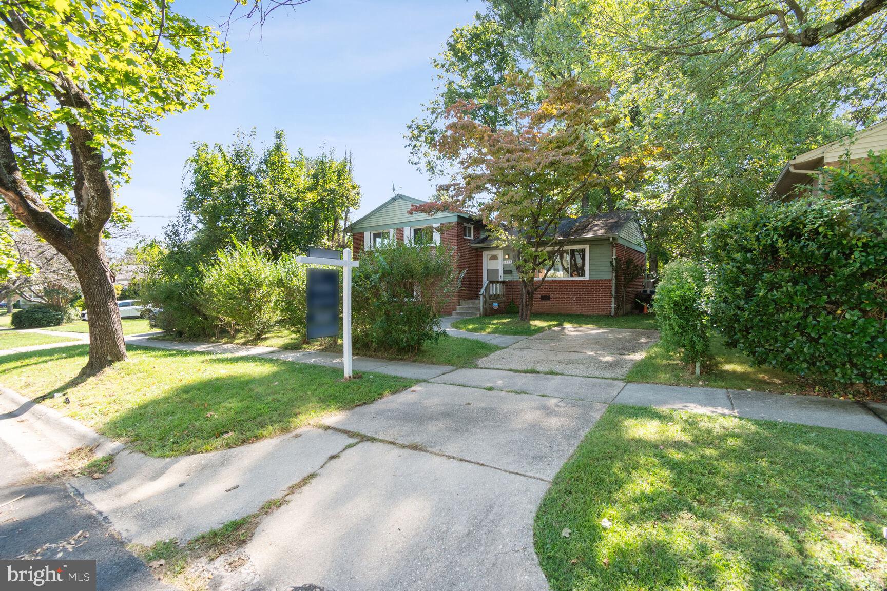 1306 CADDINGTON AVENUE