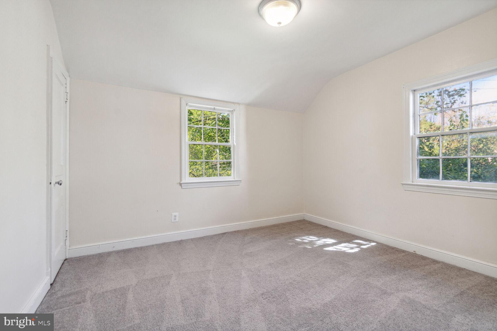 10007 Gardiner AVENUE