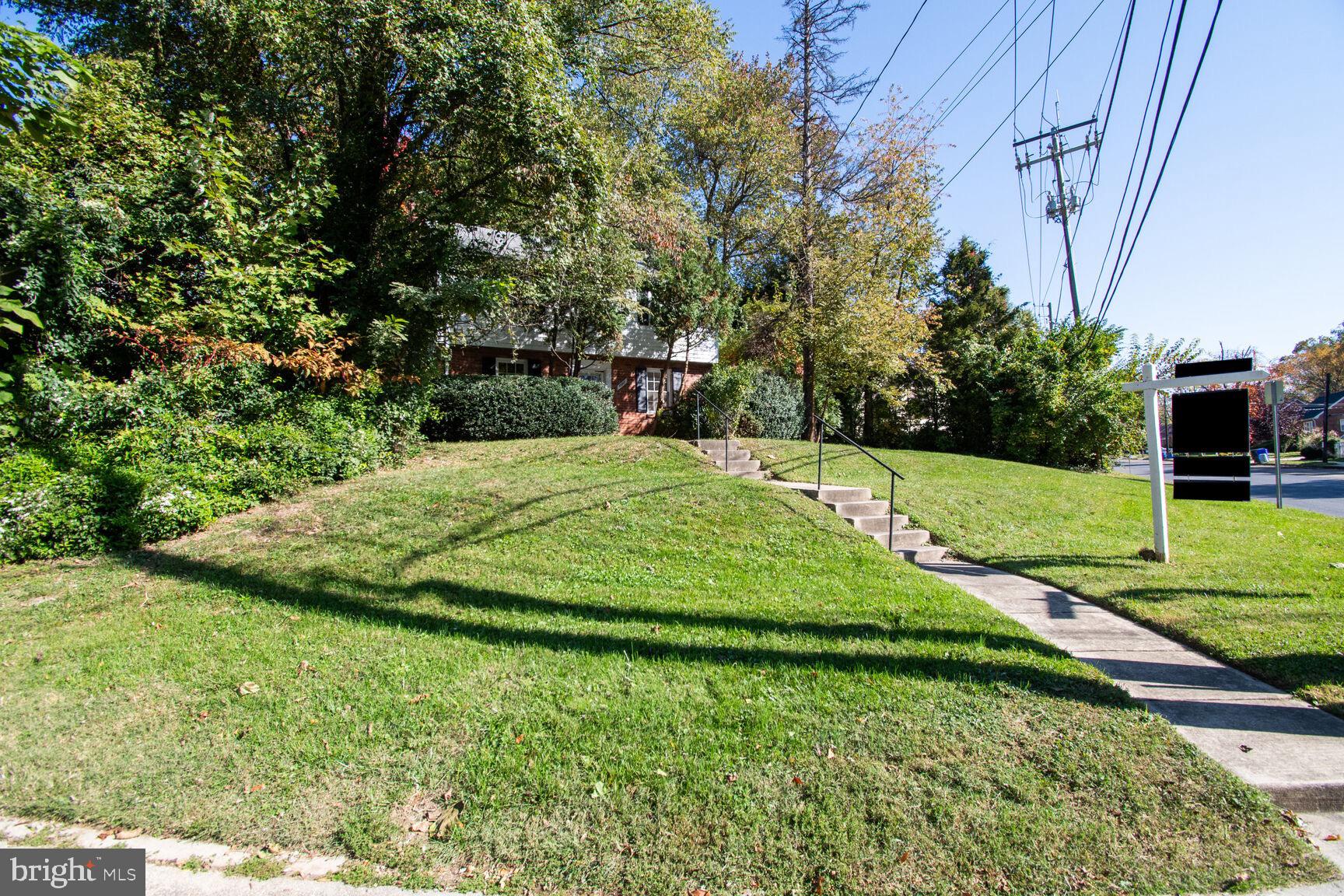 10007 Gardiner AVENUE