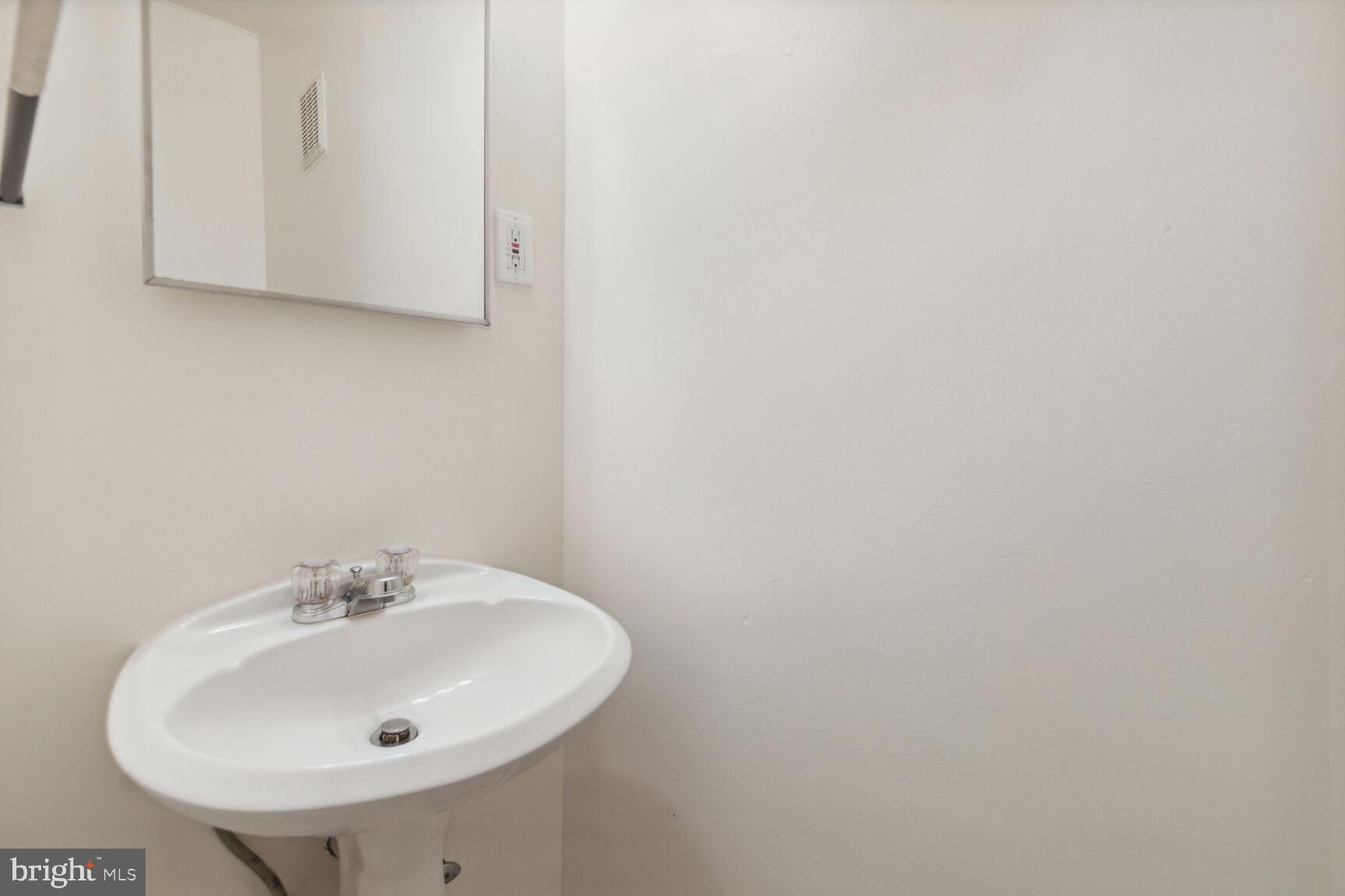 10007 Gardiner AVENUE