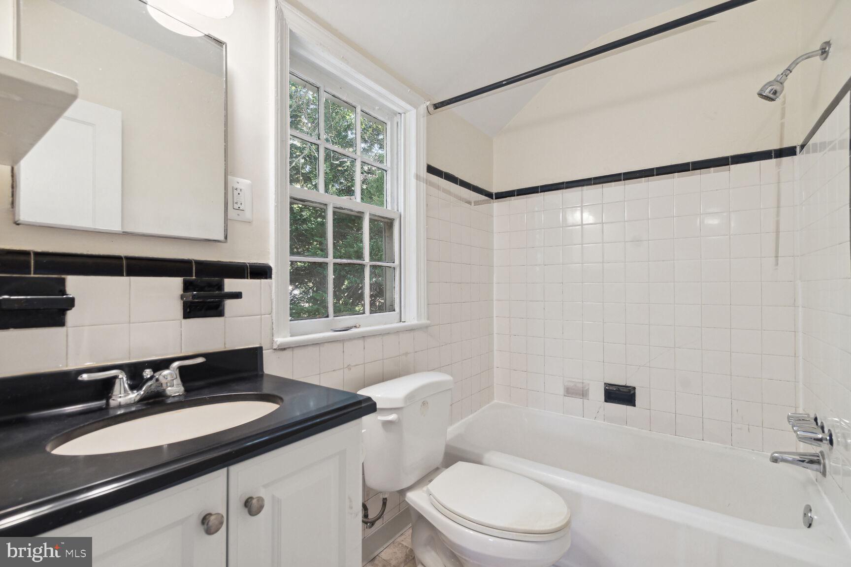 10007 Gardiner AVENUE