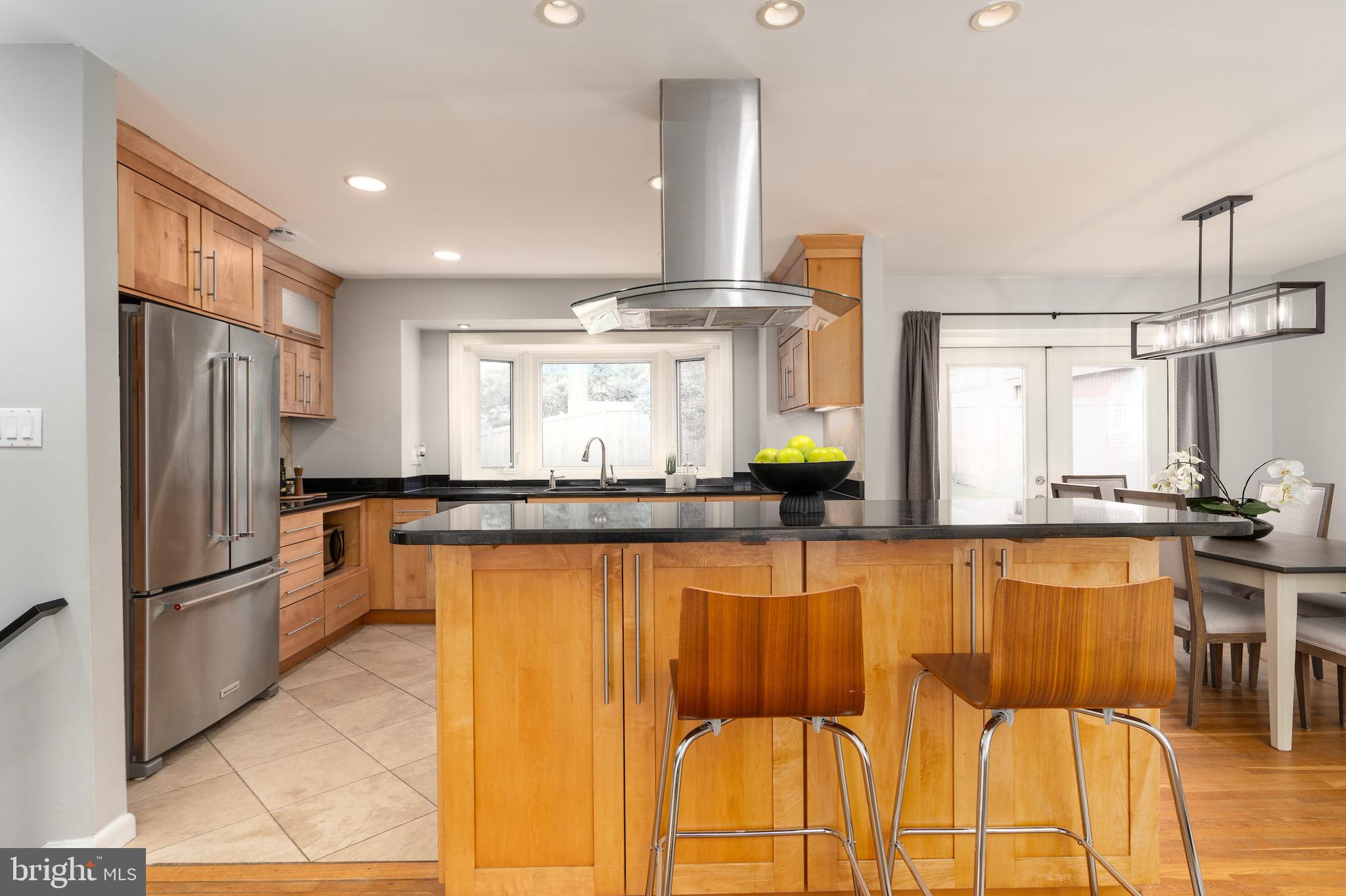9712 Nassau LANE