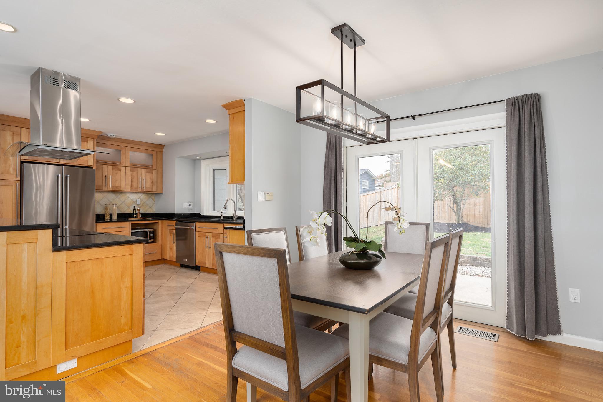 9712 Nassau LANE
