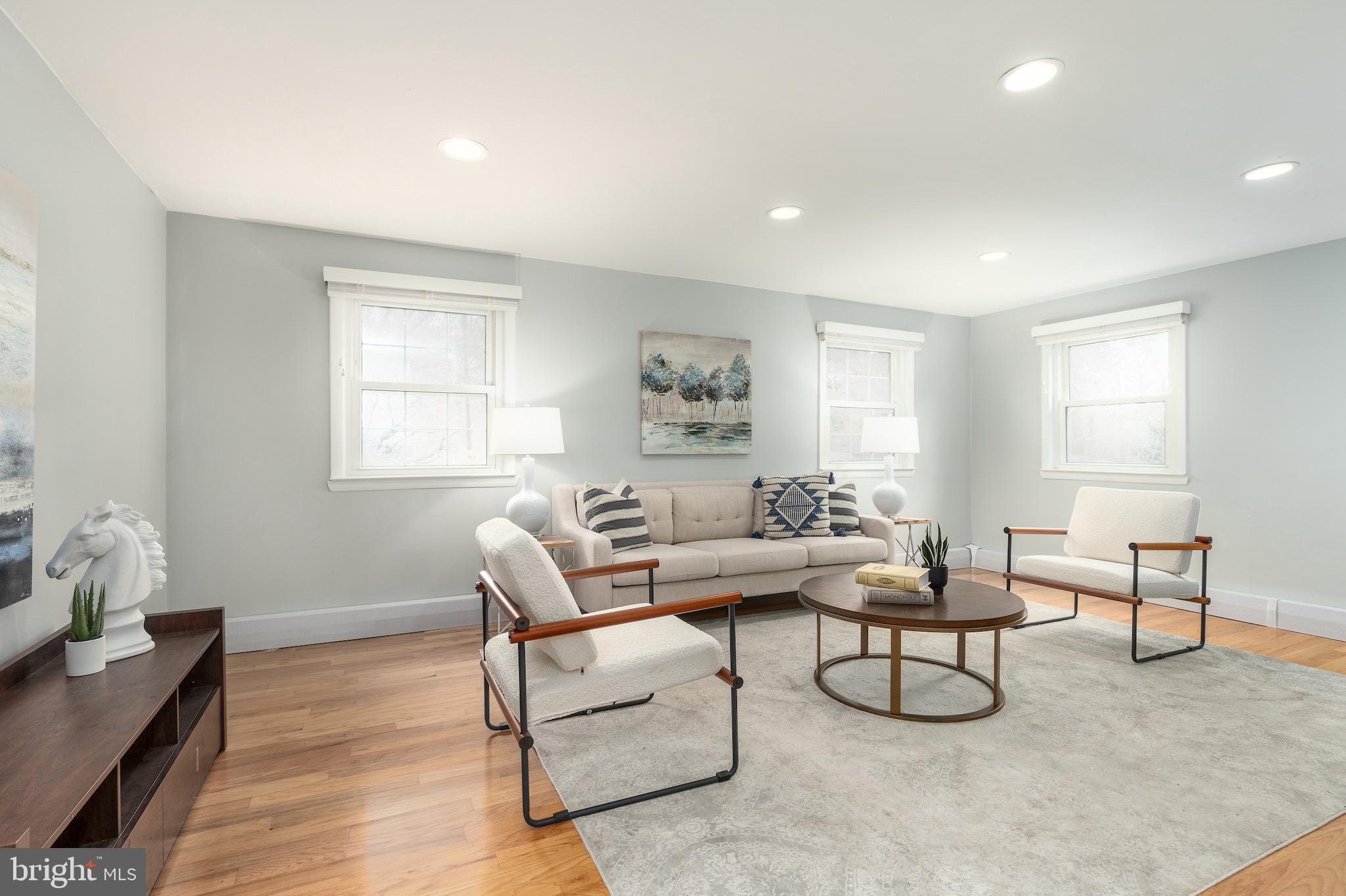9712 Nassau LANE