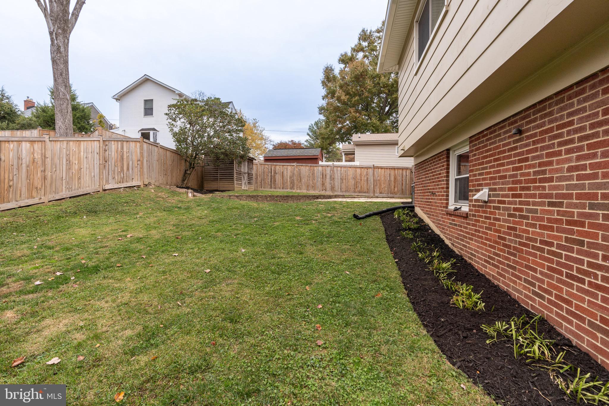 9712 Nassau LANE
