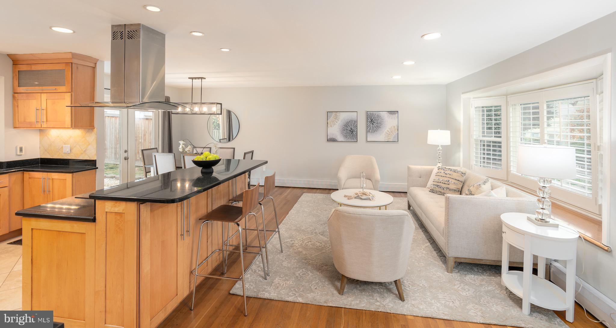 9712 Nassau LANE