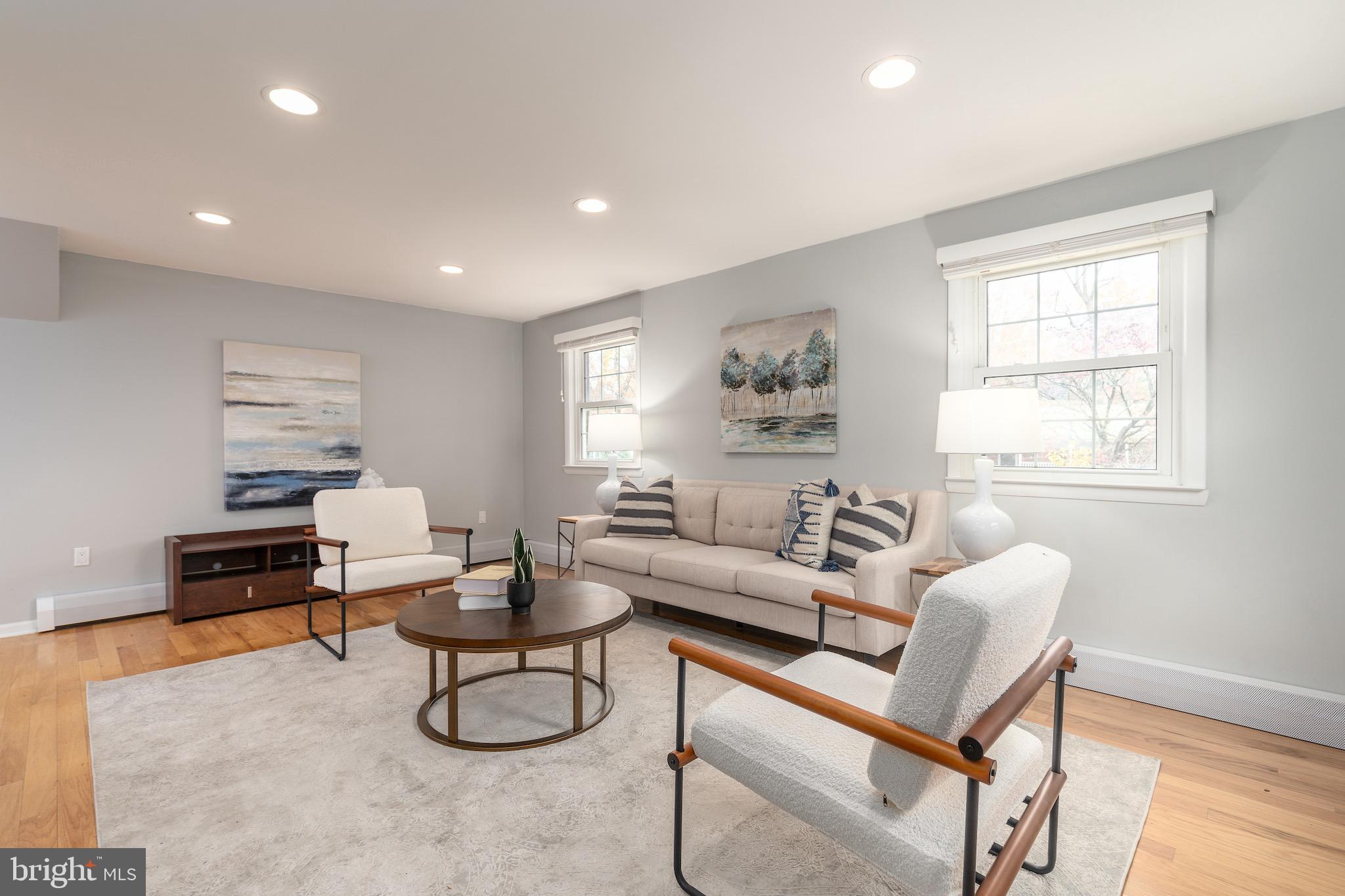 9712 Nassau LANE