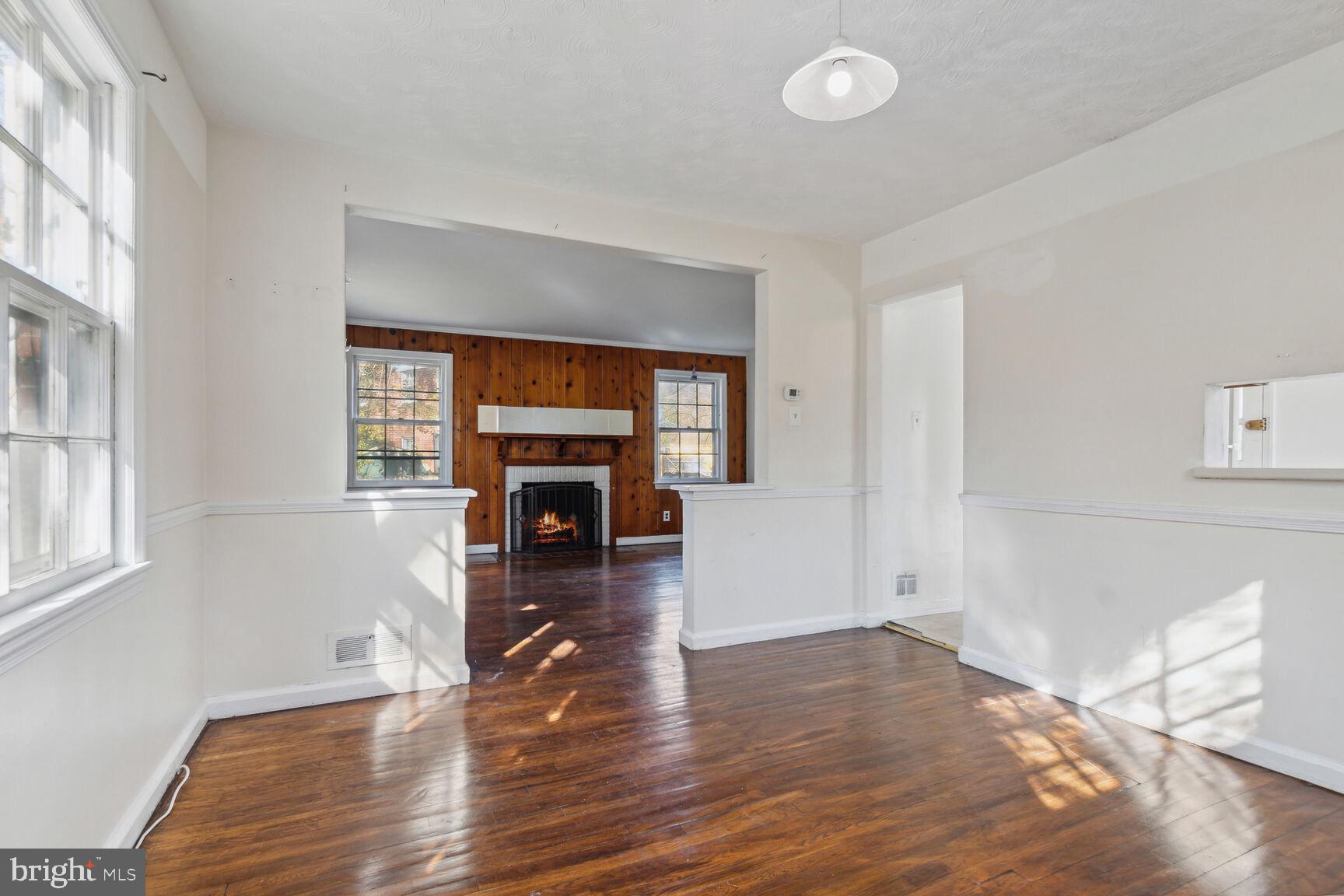 11703 Broadview ROAD