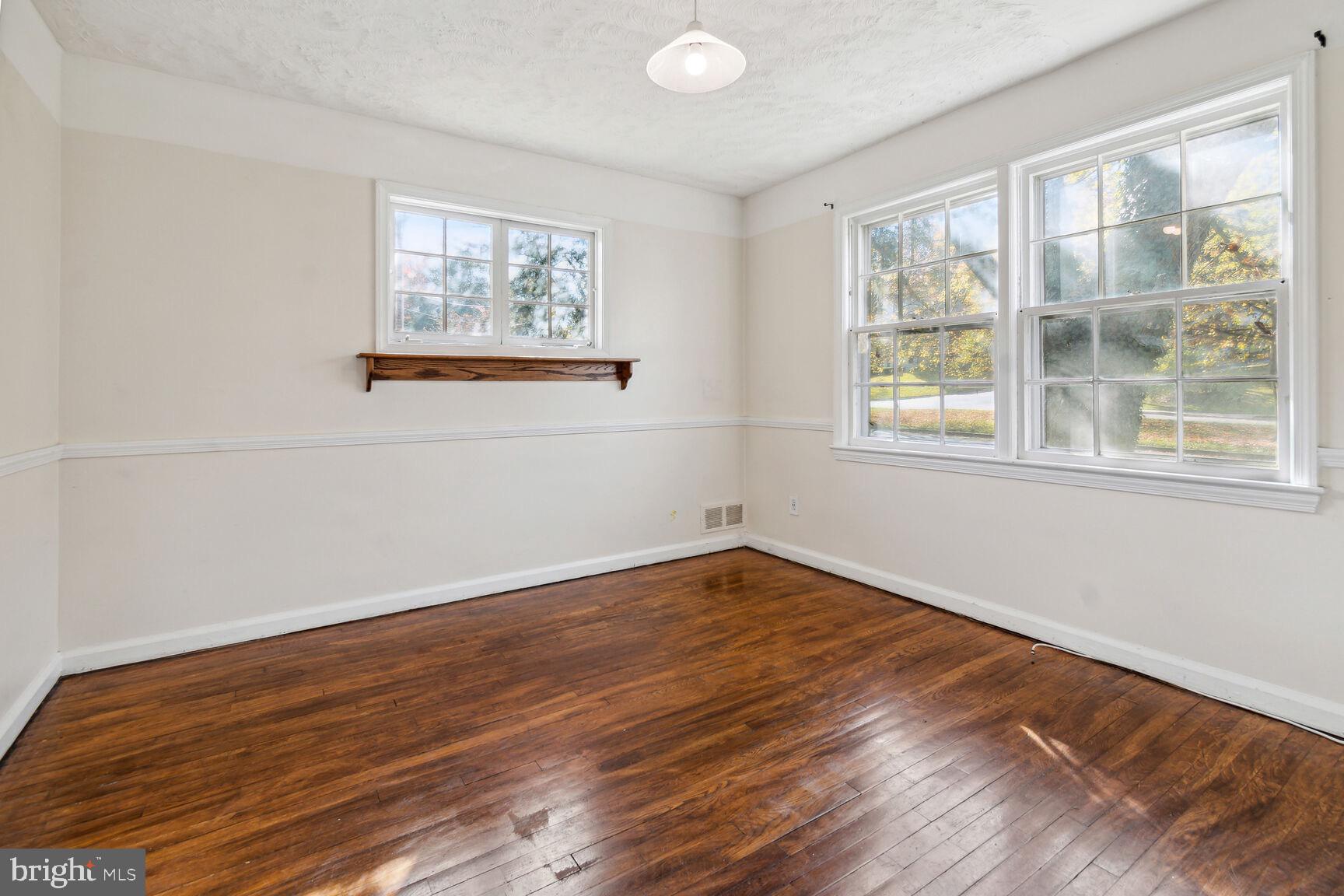 11703 Broadview ROAD