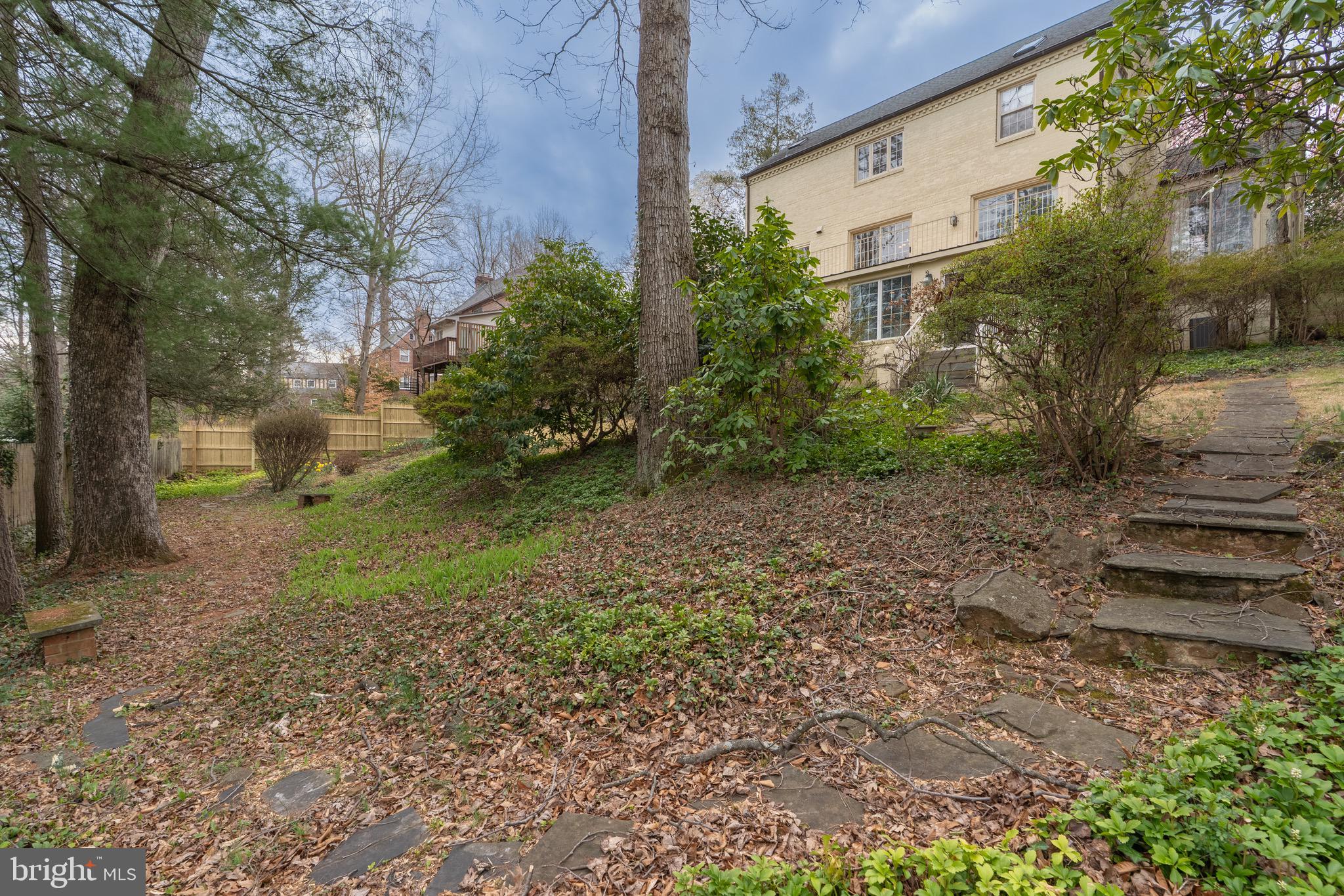 6015 Dellwood Pl